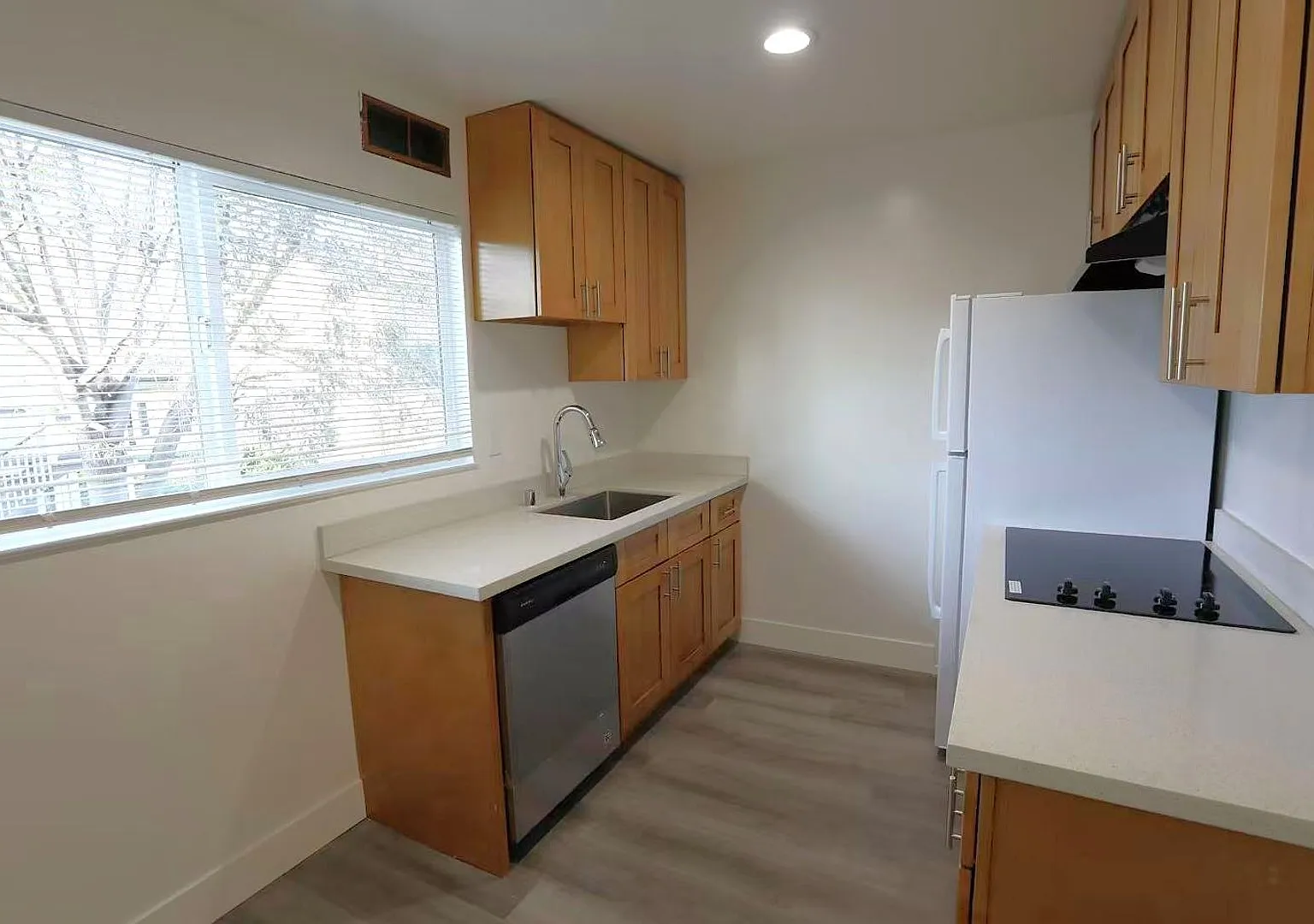 $2,495/month Renovated 2BR/1BA in Prime Berkeley Location (Available Now) — Photo 3