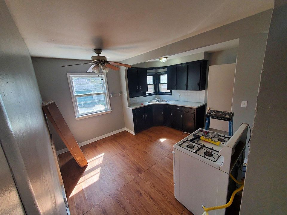 2nd image of 5239 Joseph St