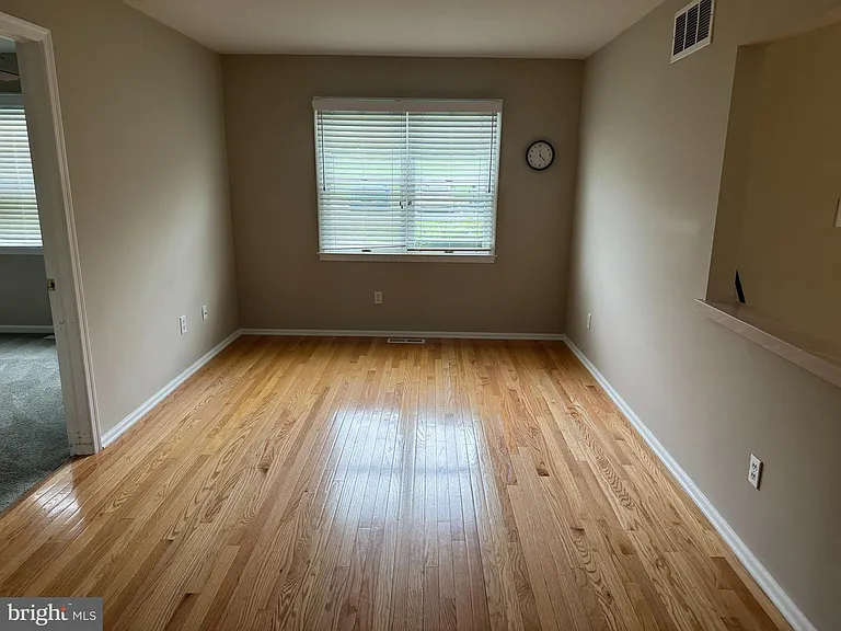 1417 Kathleen Ct — Photo 6
