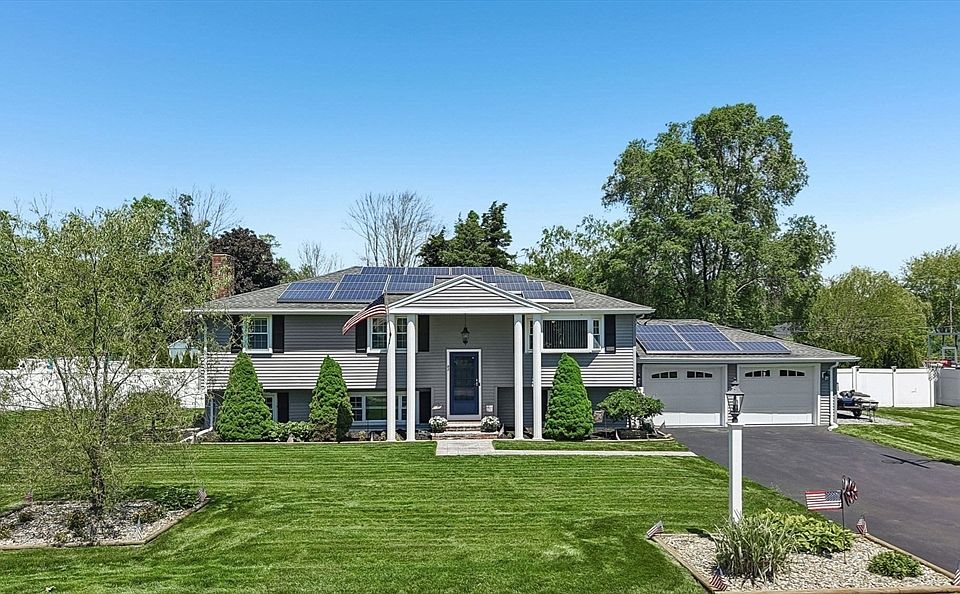1st image of 82 Concetta Dr