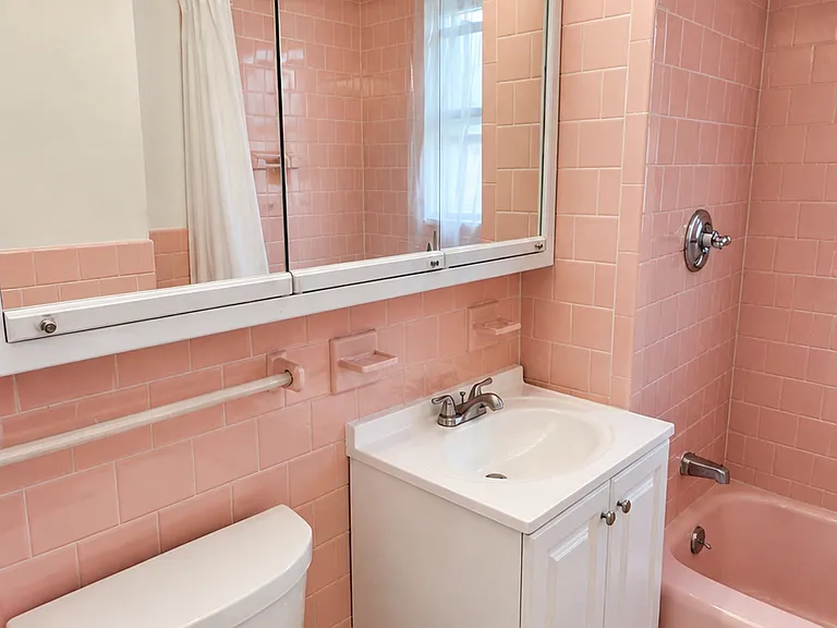 8 Mapleton St #2A — Photo 19