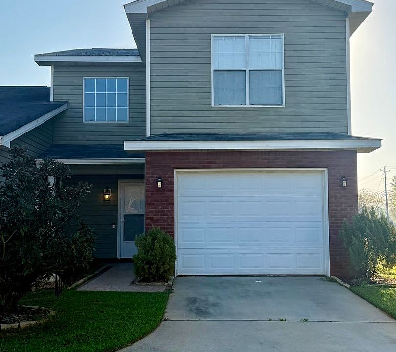 1st image of 106 Winterberry Way