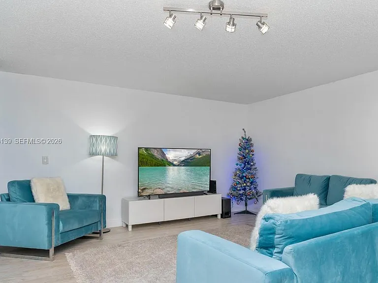 825 Egret Cir #110 — Photo 6