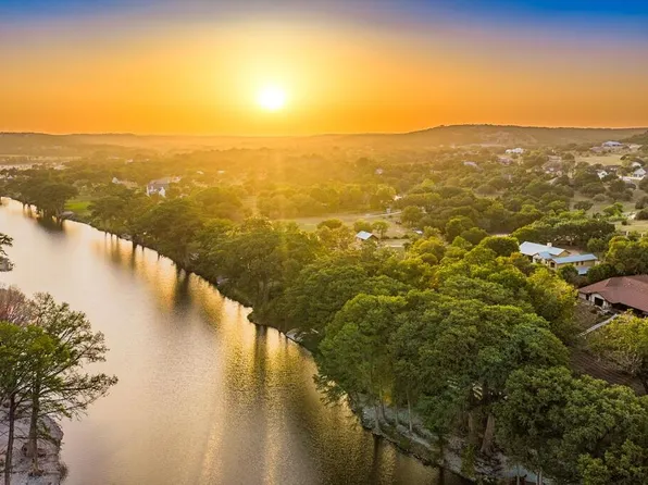 889 Highway 39, Kerrville, TX 78025