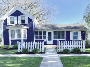 827 Wisconsin St, Lake Geneva, WI 53147