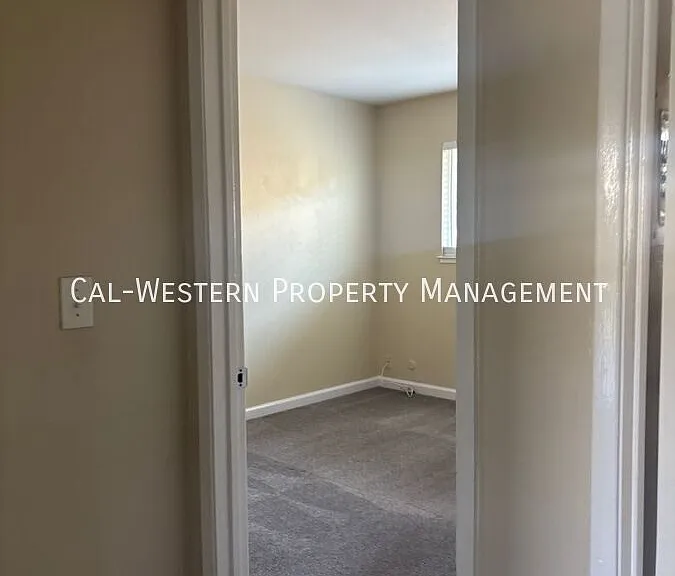 3747 Underwood Dr #4 — Photo 5