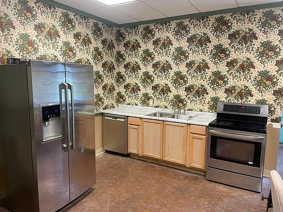 main floor kitchen