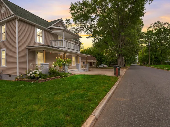 223 Hall Ave, Burlington, NC 27217