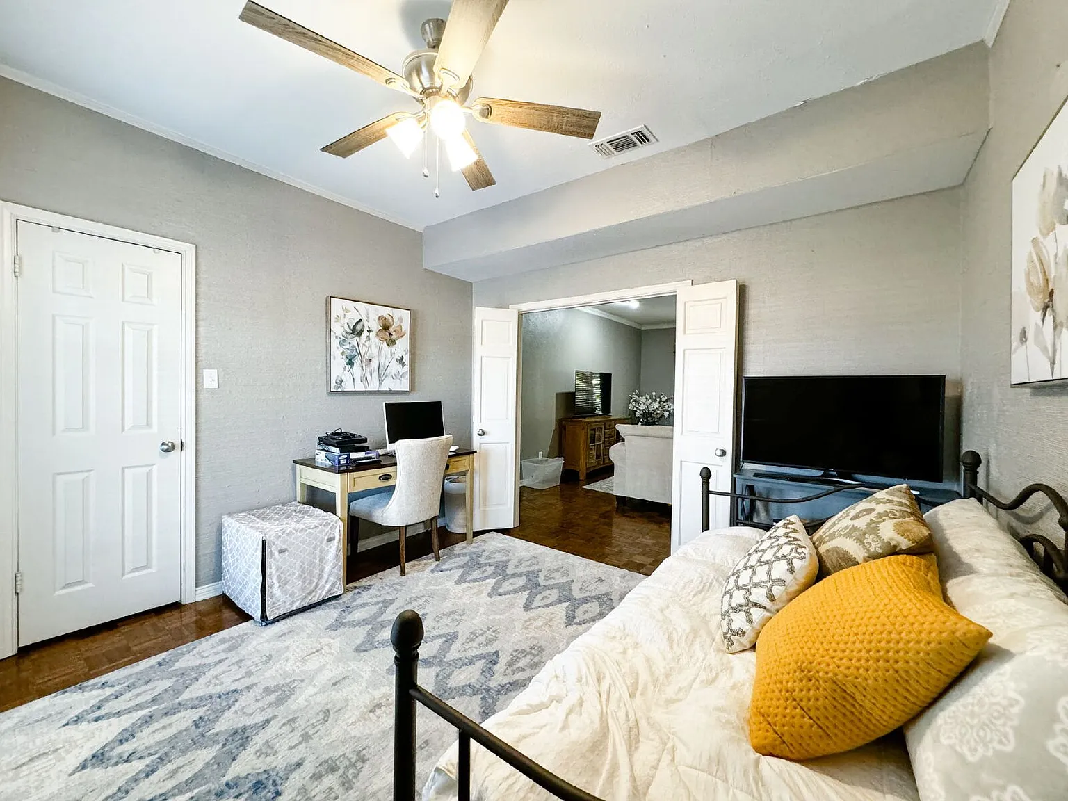 2 bed, 1.5 bath, 1101 sqft, $1,825 — Photo 3