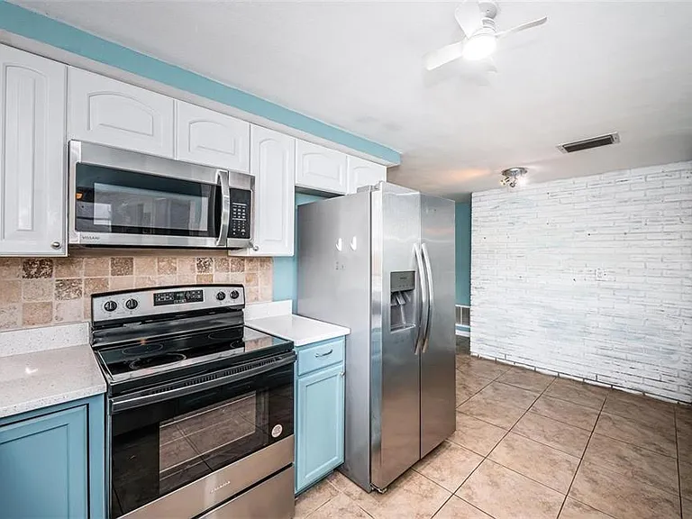 3627 Grayton Dr — Photo 8