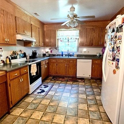 5th image of 10518 Colemans Lake Rd