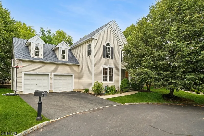 4 bed, 3.5 bath, $5,500 — Photo 1