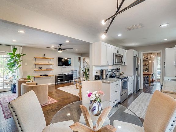 3rd image of 8044 Woodhue Cir