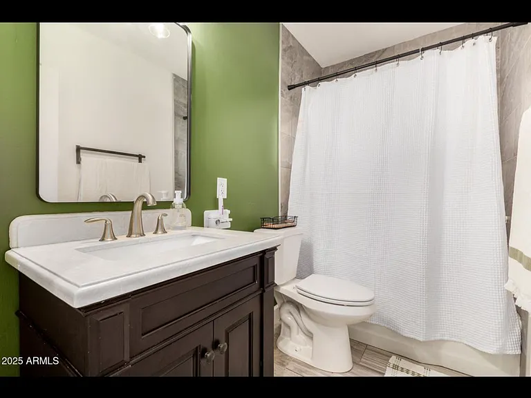 2613 E Pierson St — Photo 11