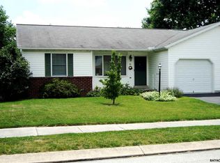 85 Sycamore Ln, Hanover, PA 17331