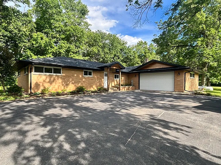 219 James Rd — Photo 1
