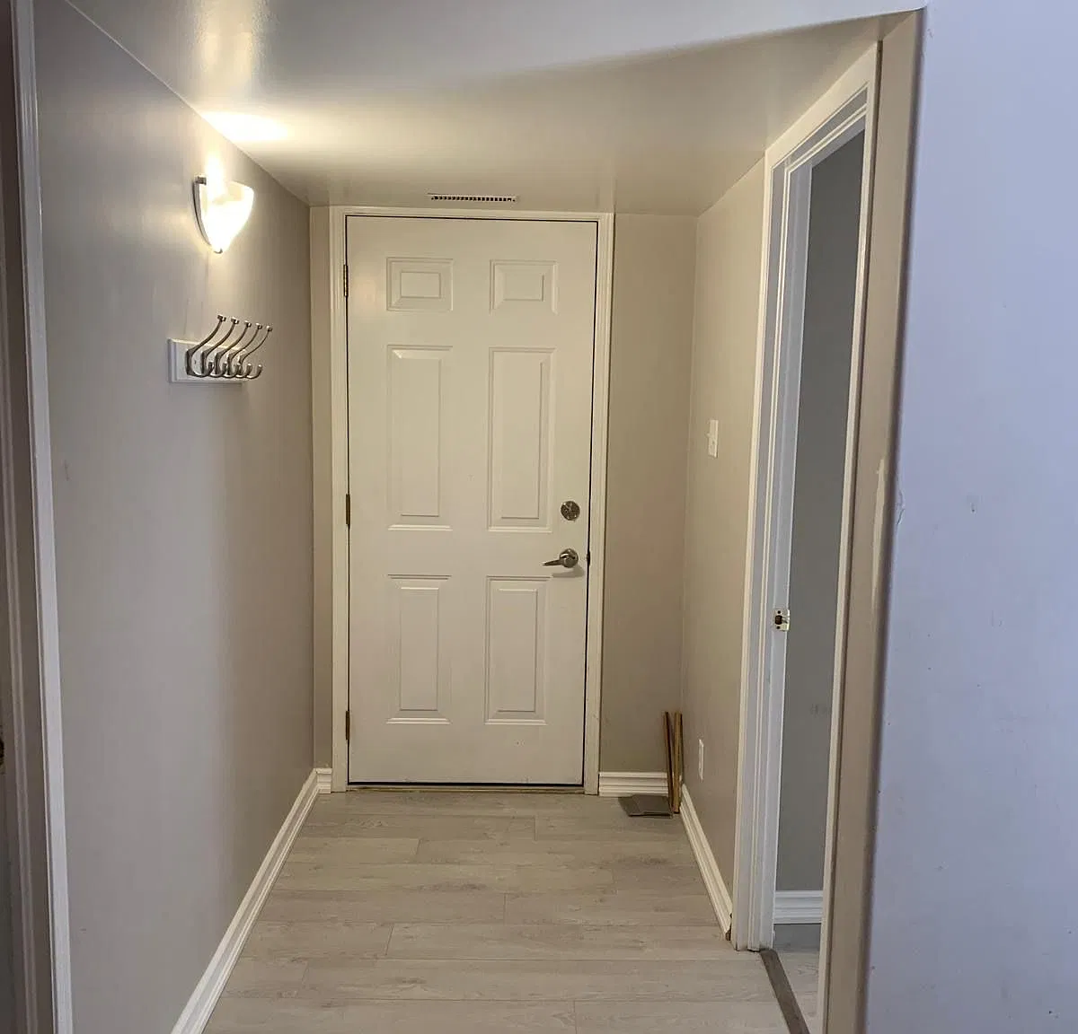3 bed, $2,000 — Photo 2
