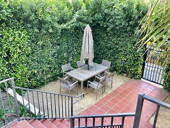 3rd image of 937 Wilcox Ave APT 7