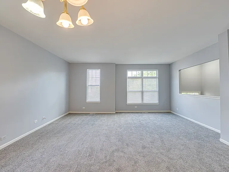 3355 Kentshire Cir — Photo 8
