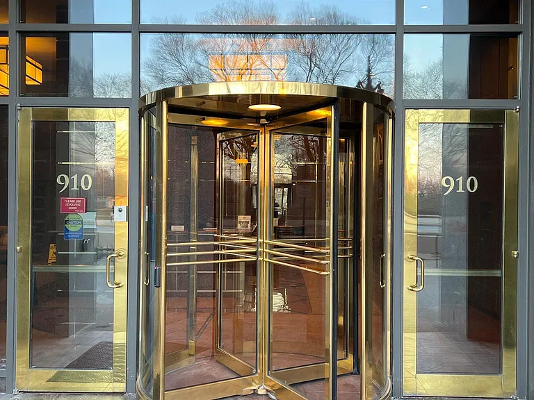 910 S Michigan Ave #708 — Photo 17