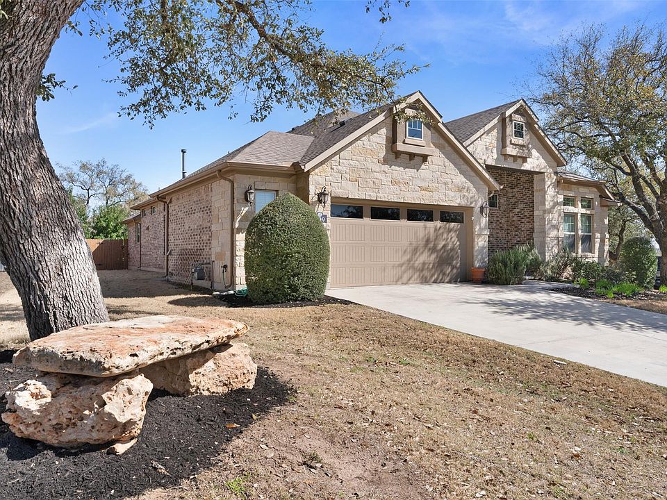 1st image of 209 Cibolo Ridge Dr