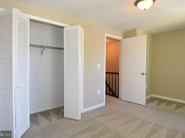 27 Marian Ct — Photo 20