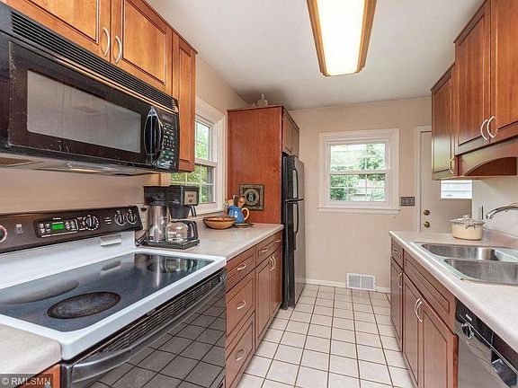 2nd image of 5933 Zenith Ave S