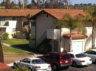 424 Plymouth Dr APT 22, Vista, CA 92083