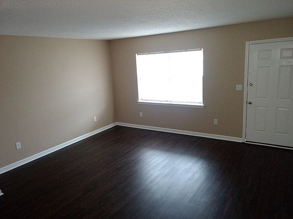 3rd image of 5008 N Moore Ln