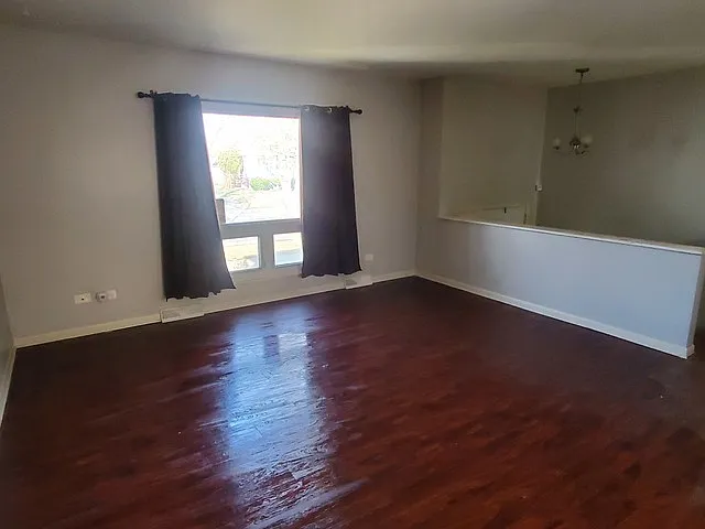 450 E Mulberry Ct — Photo 2