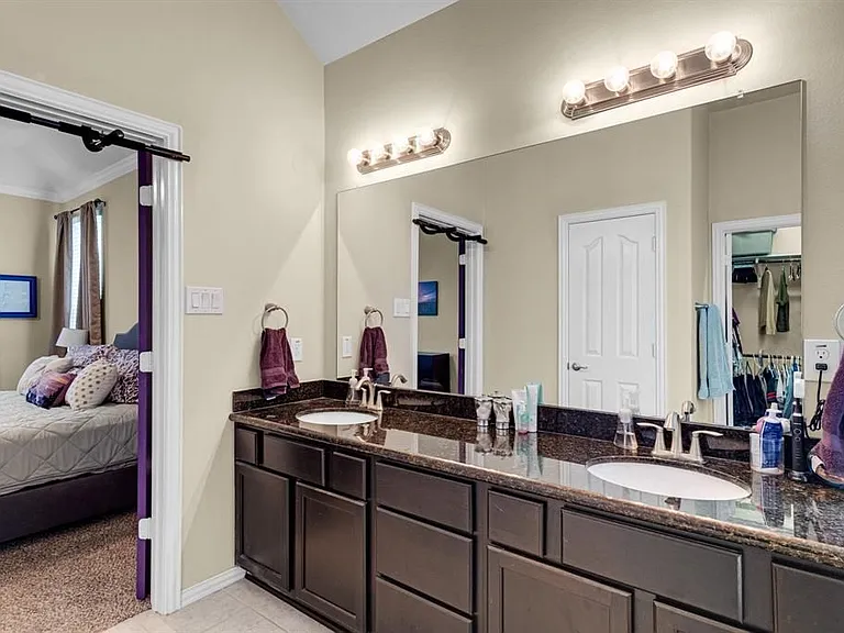 3058 Winterberry Ln — Photo 13