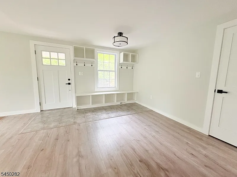 3 bed, 1.0 bath, $2,600 — Photo 4