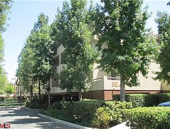 3rd image of 5520 Owensmouth Ave APT 306