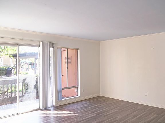 south facing bright and spacious living room