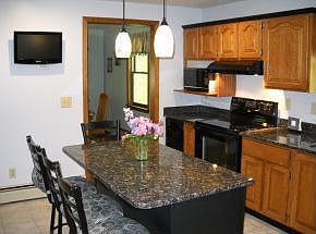 3rd image of 33 New Merrimack Rd