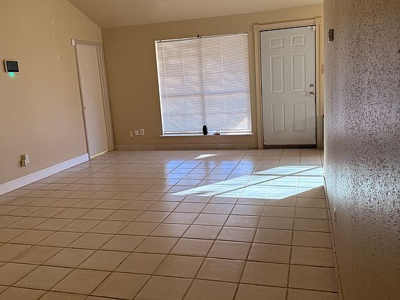 3rd image of 10806 Kentington Oak Dr