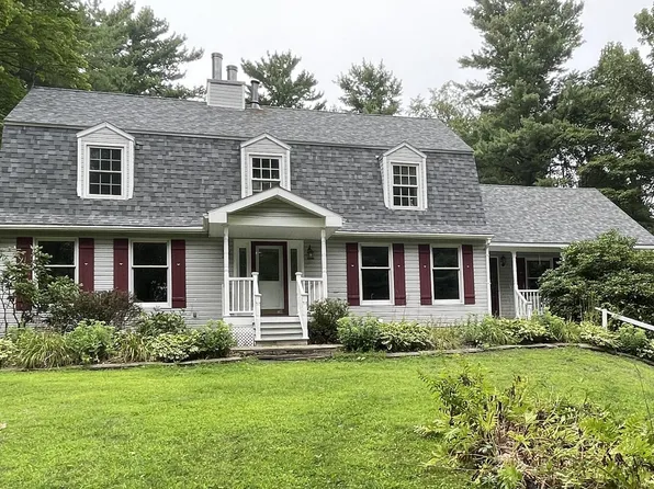 17 Johnny Cake Hollow Road, Melrose, NY 12121