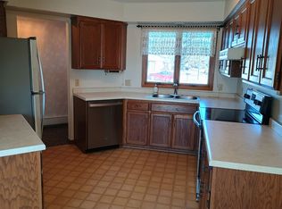 728 Colonial Cir #A, Faribault, MN 55021