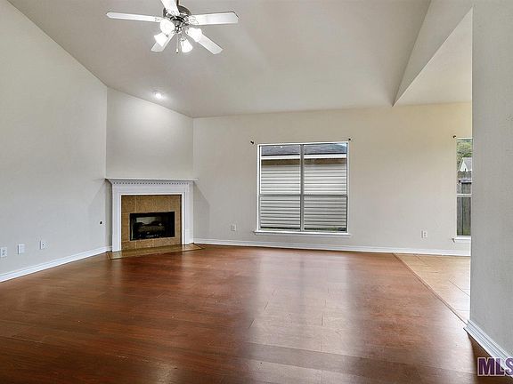 3rd image of 23916 S Park Ln
