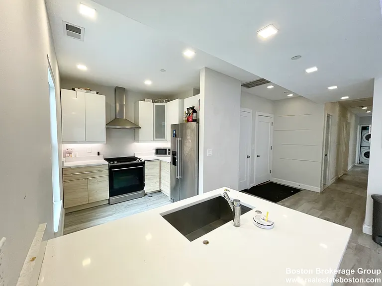113 Hillside St #3 — Photo 2
