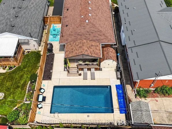 27 Dyer St, Saint Thomas, ON N5R 5K2