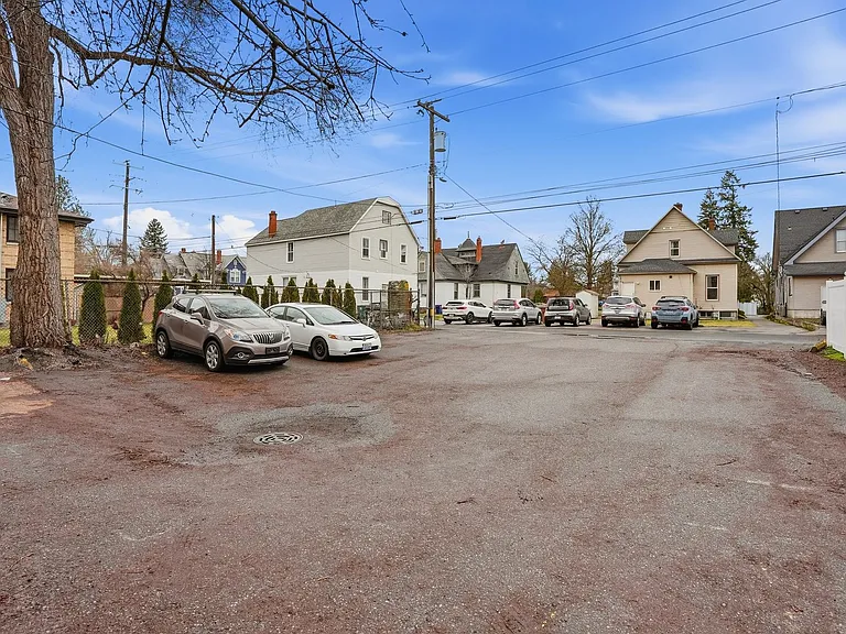411 E Sinto Ave — Photo 15