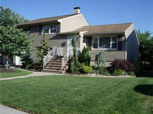47 Neptune Pl, Colonia, NJ 07067