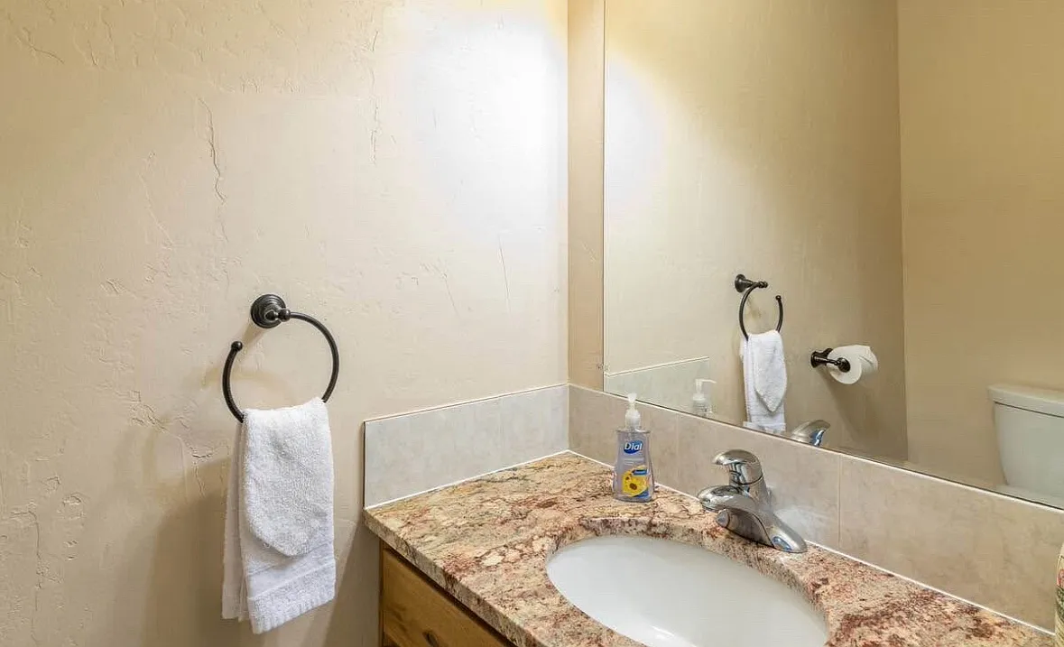 236 S Aileen Way — Photo 3