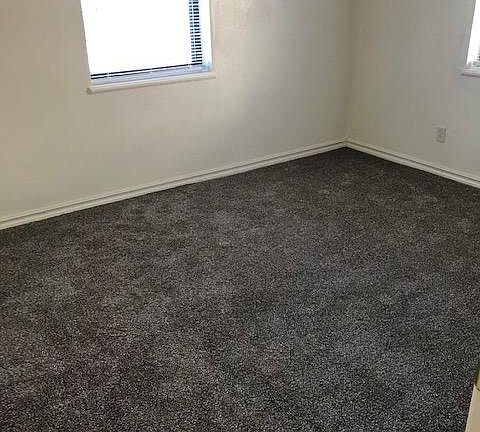 5th image of 4716 SE 25th St