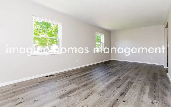 5 bed, 2.5 bath, 1706 sqft, $2,785 — Photo 3
