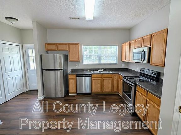 3rd image of 3230 Oakley Pl