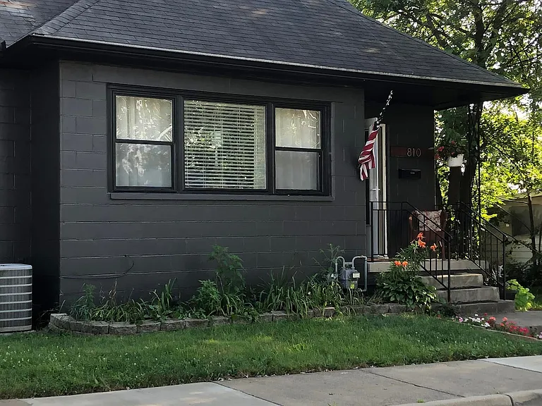 810 Richard St — Photo 6