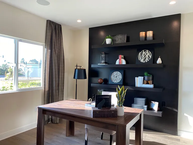 Office/fourth bedroom