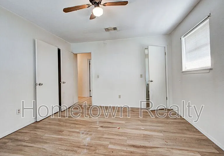 1109 NE 5th Ter — Photo 12